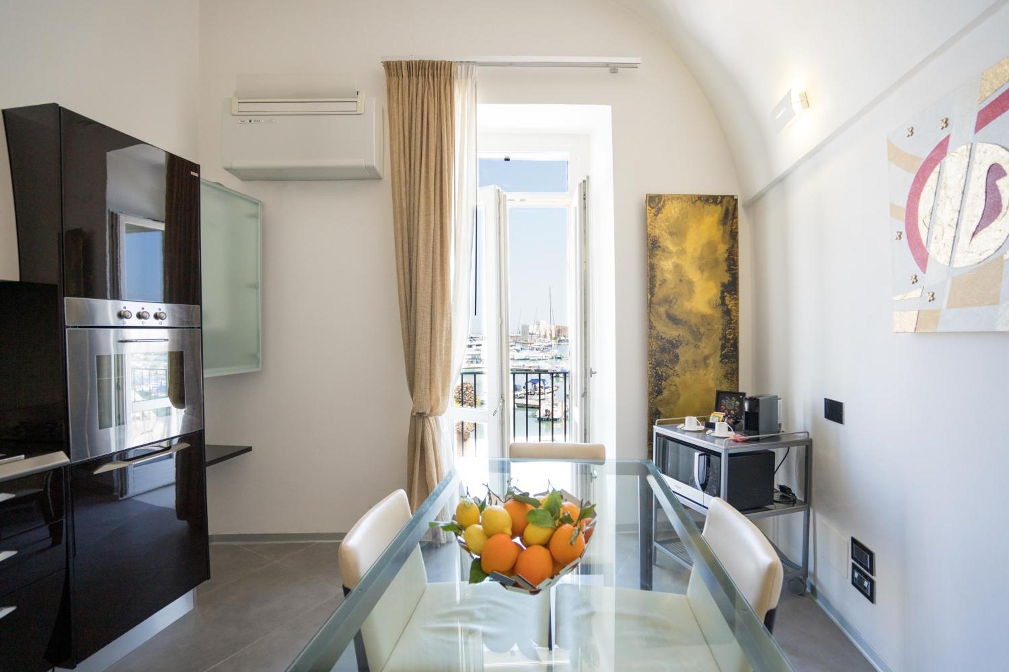 Maison Bleu Luxury Suite Sul Porto Di Trani Eksteriør billede